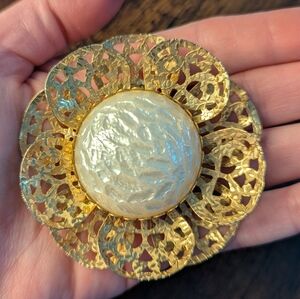 Vintage Large Gold Flower Brooch
